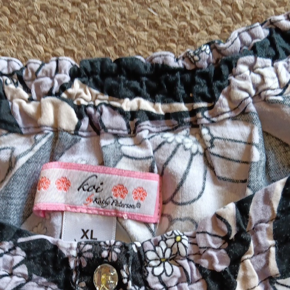 Koi Black and White Floral Tunic - Picture 2 of 9